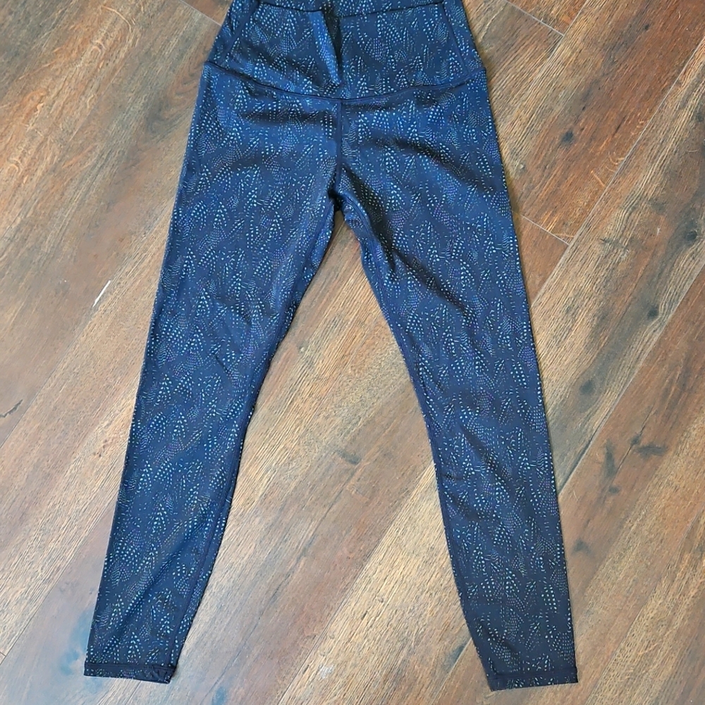 Varley Grapgic HR 7/8 Gray Leggings Size Small NWOT